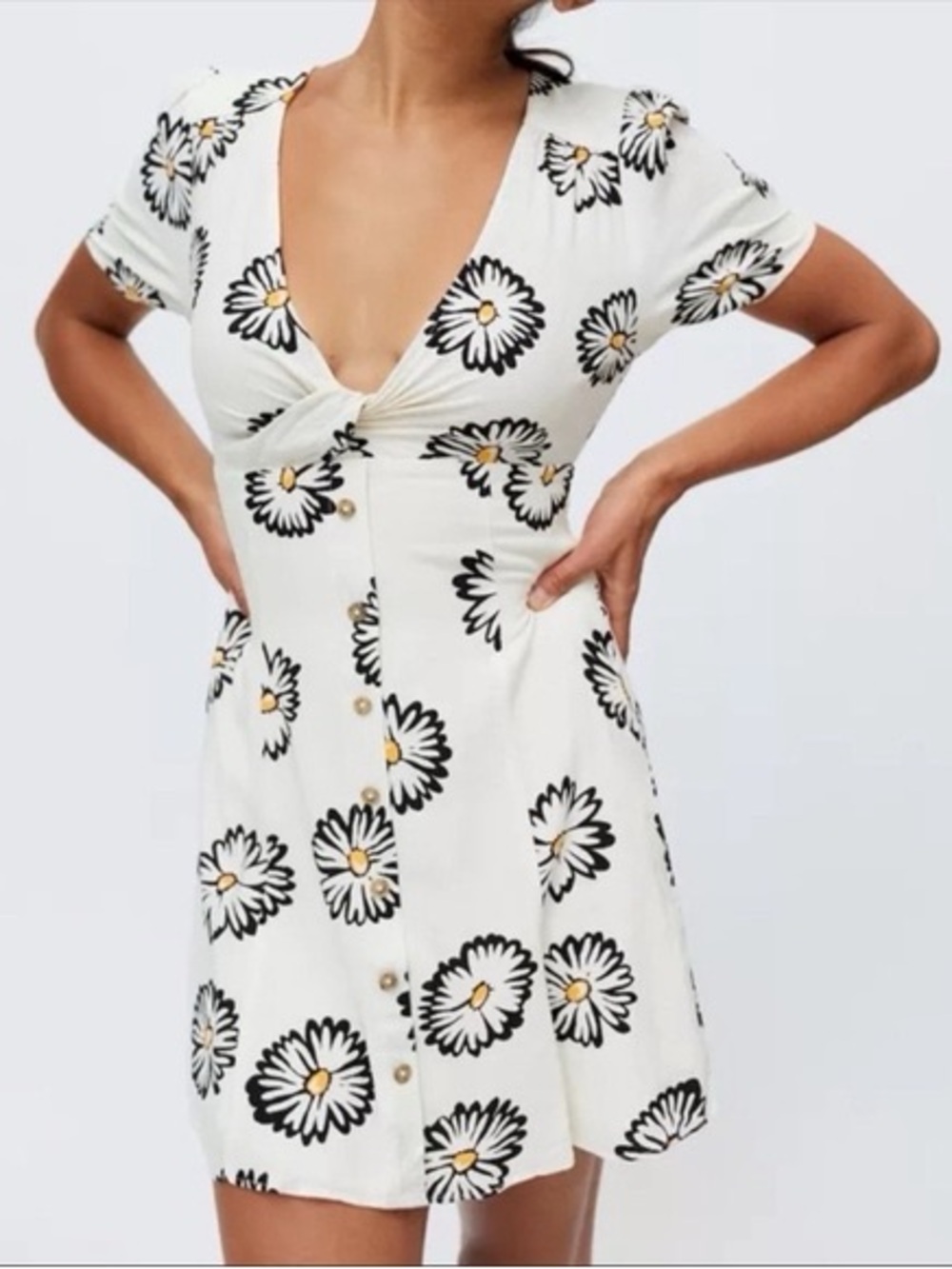Urban Outfitters White Daisy-Print Mini Dress with Yellow Centers - Picture 3 of 10